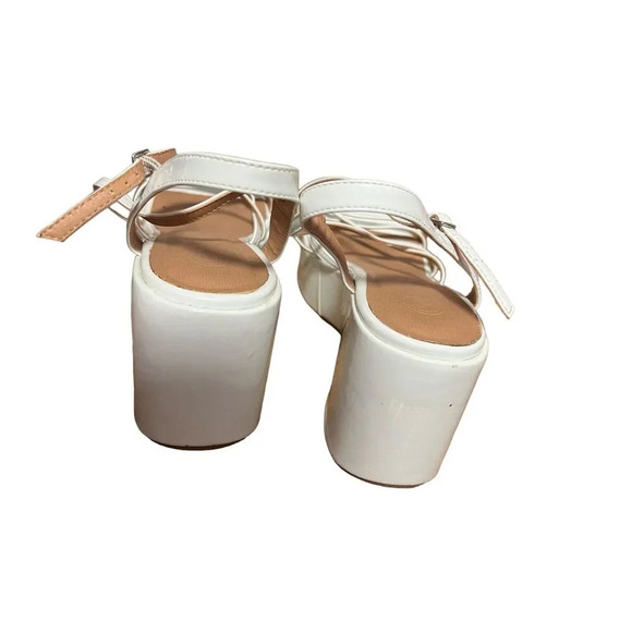 Urban Outfitters Lizzy Strappy Platform Sandal Size 8 - Picture 8 of 8